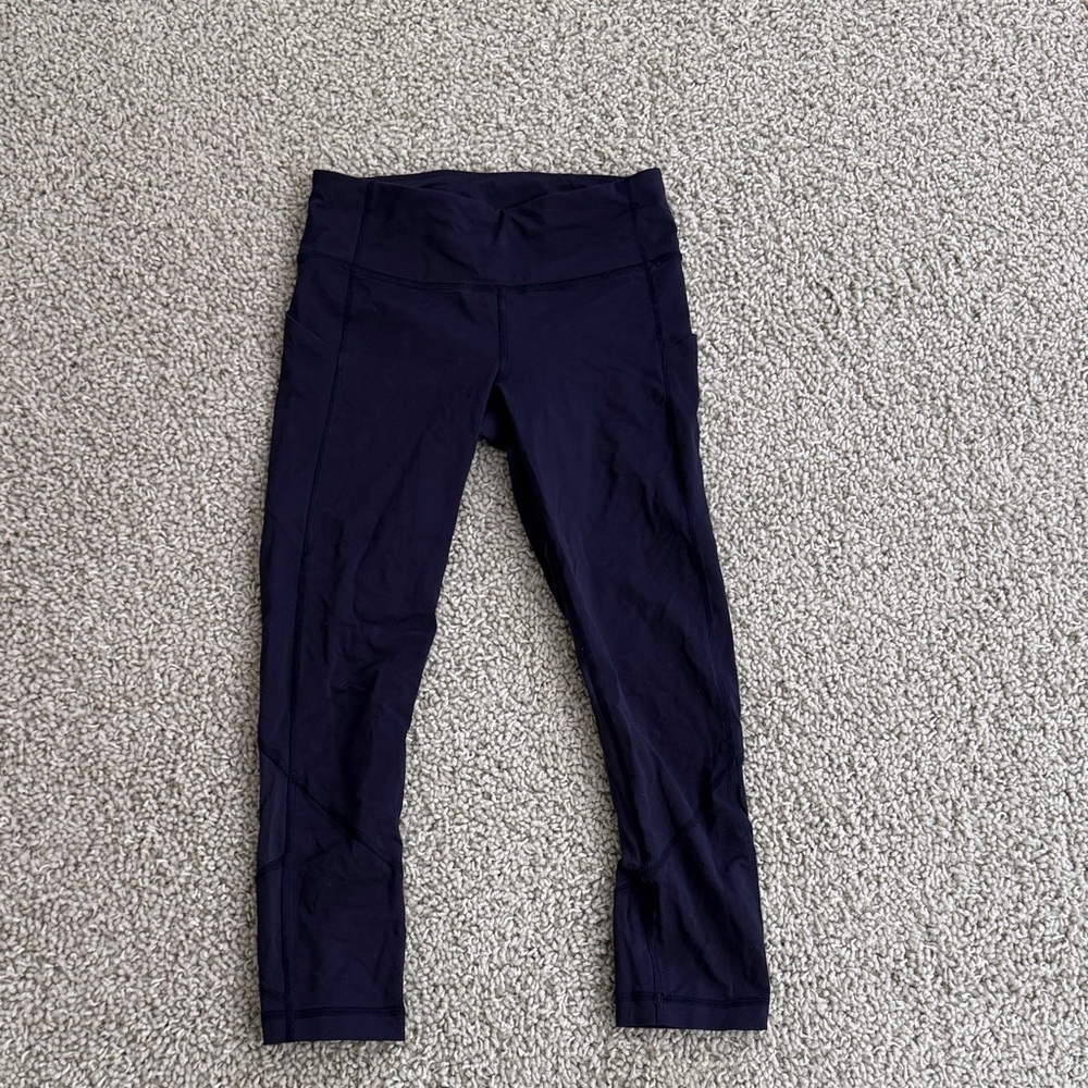 Lululemon cropped Navy Leggings